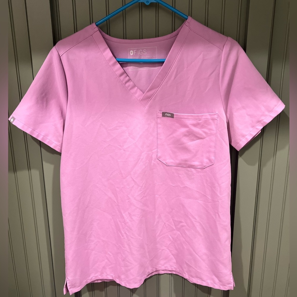 Figs Catarina one pocket scrub top! Light pink size small.